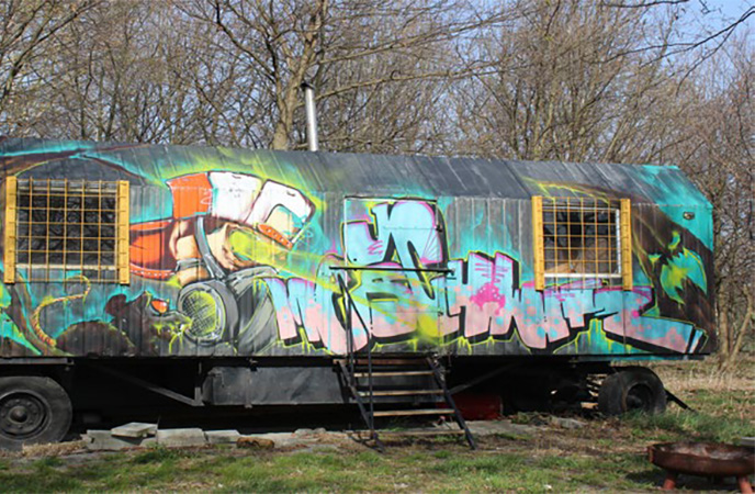 Bahnwagon mit Graffiti in Hochkirch